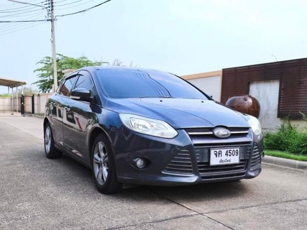 Ford Focus 1.6 Trend 4dr สีเทา ปี2012